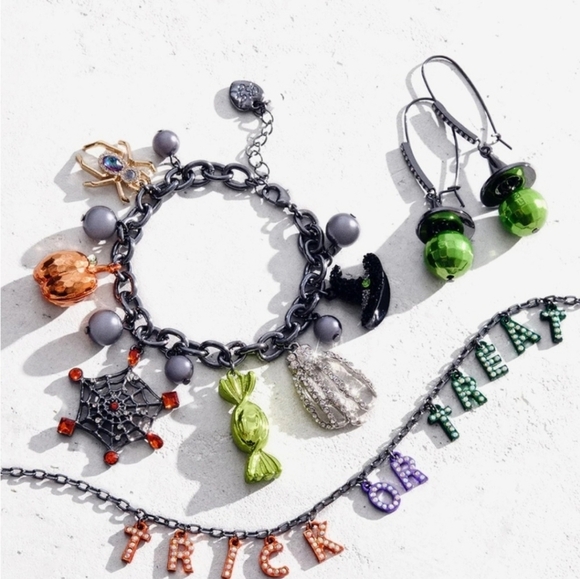 Betsey Johnson SCREAM QUEEN Halloween Spider Pumpkin Multi Charm BRACELET - Picture 4 of 6